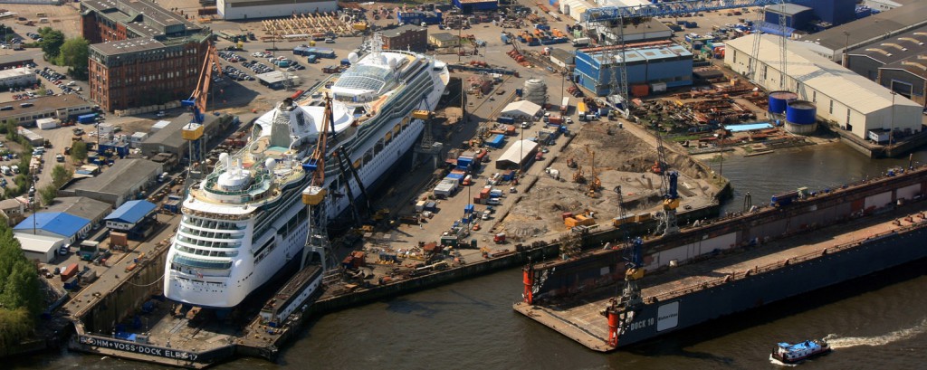 Kreutzfahrtschiff im Dock